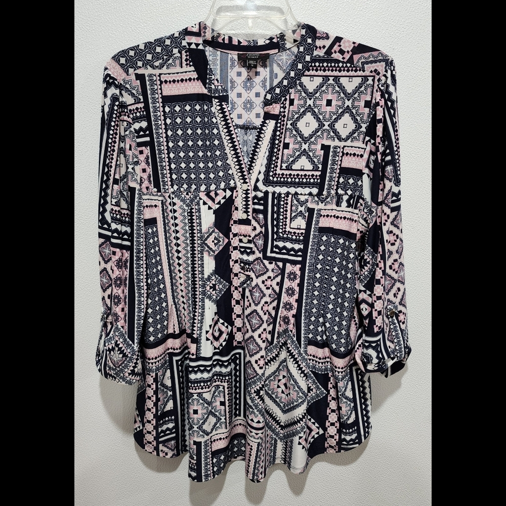 Cocomo Blouse Sz 1X Roll Tab Sleeves Stretch Pink Blue Geometric Artsy Pleated